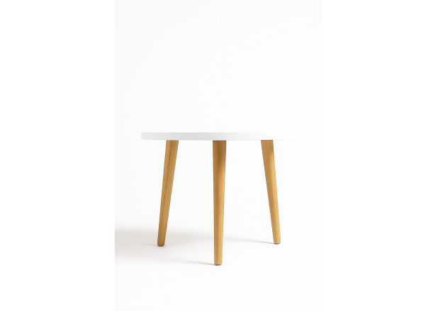 Pequena mesa Konpy